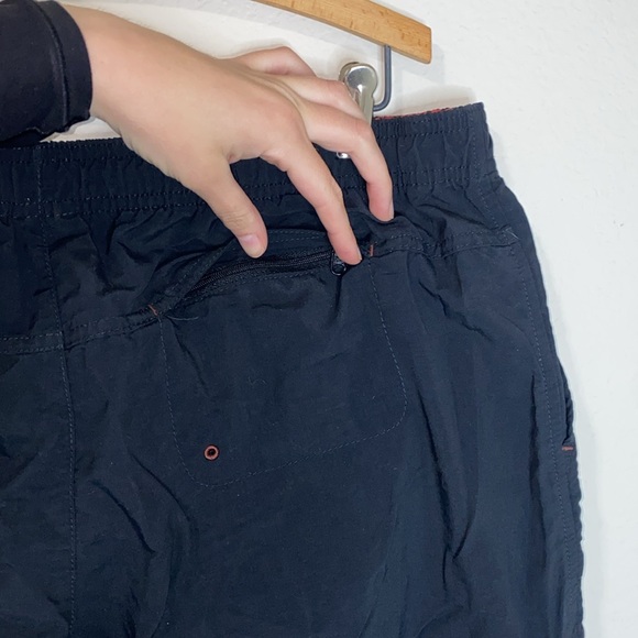 🎱Large Men’s 5.5” inseam Black Columbia swim shorts! - Picture 7 of 8